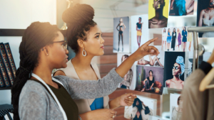 how to become a fashion trend forecaster